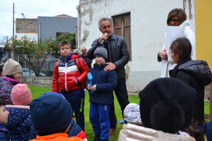 Milazzo. Green Future Day: la scuola Helen Doron pianta un albero simbolo di pace