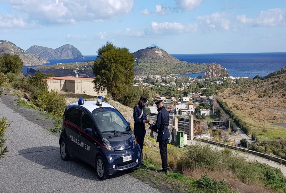 Vulcano. Ruba lo zaino ad uno studente in vacanza. Denunciato 57enne. Milazzo notizie.