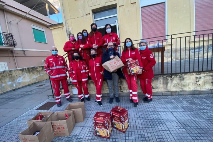 Milazzo. Consegnati a Natale i pacchi de “Gli Amici di Gibo”