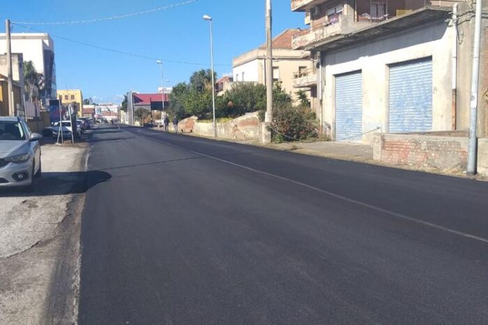 Milazzo. Avviati i lavori di bitumazione in alcune strade della Piana. Nei prossimi giorni toccherà al centro cittadino