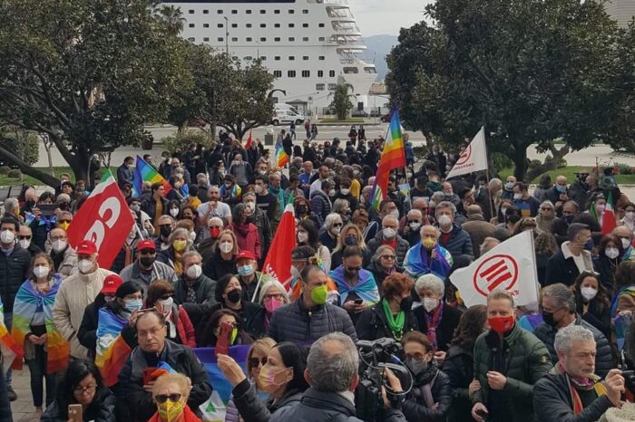 Messina. Manifestazione contro la guerra, più di 300 presenze insime alla comunità ucraina messinese.
