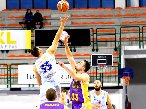 Milazzo. Sconfitta in casa per la Svincolati Milazzo contro il Castanea Basket.
