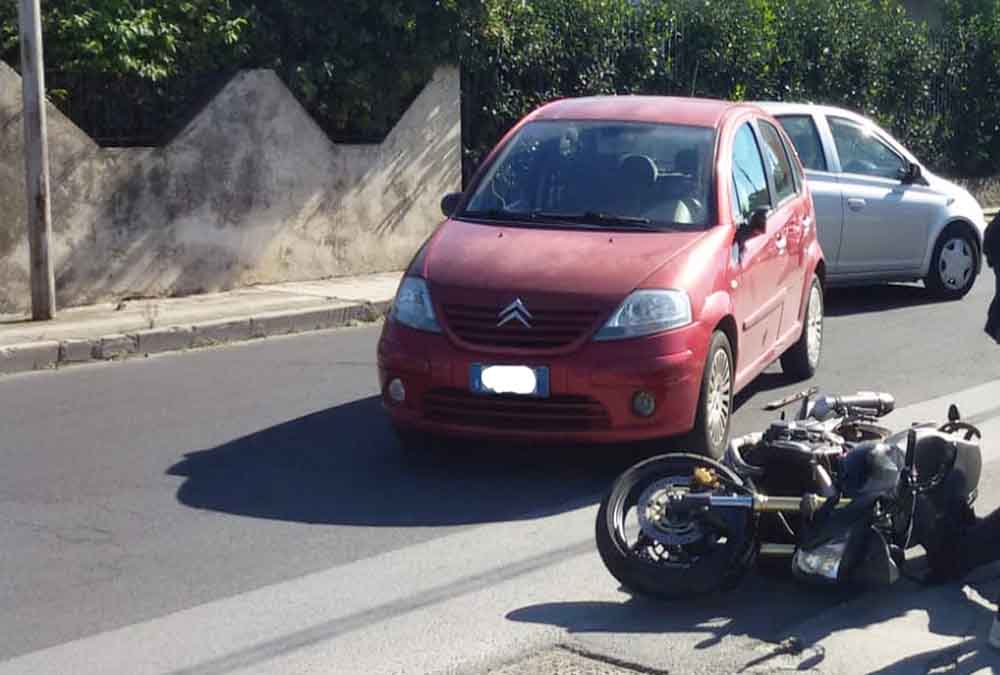 Milazzo. Scontro auto- moto in Via Ciantro. Ferito il centauro.