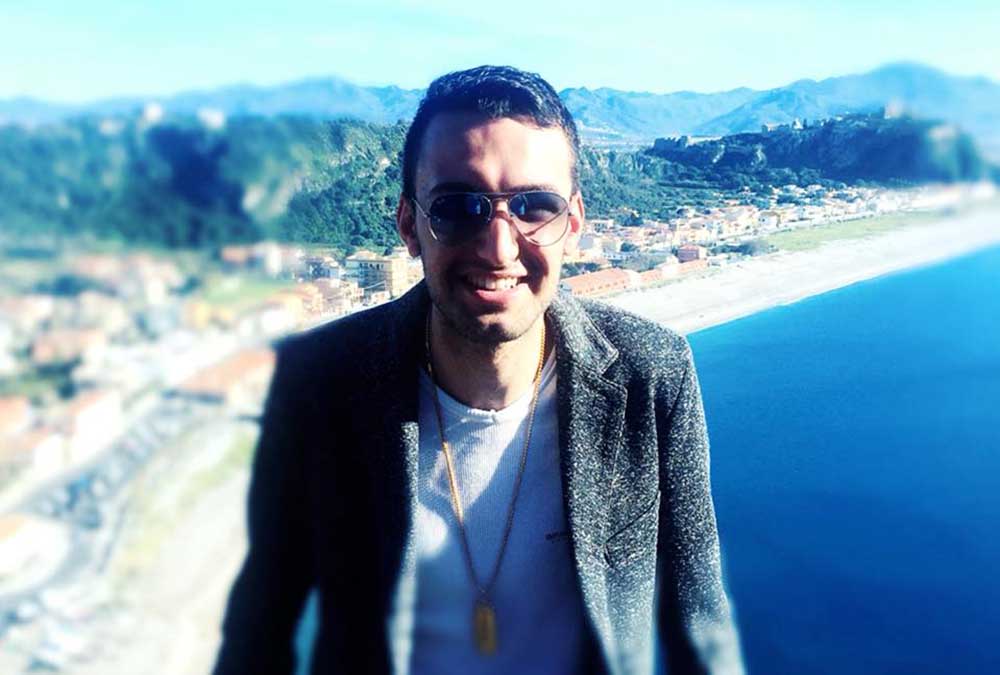 Milazzo. Axel ed il suo brano - Il giorno che splende nel cielo- volano su youtube. Oltre centomila le visualizzazioni per il cantante milazzese.