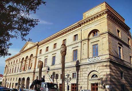 Milazzo. " Il Sindaco offende l'autonomia del Consiglio e della città". Sullo statuto e sui regolamenti troppi ritardi "strani".