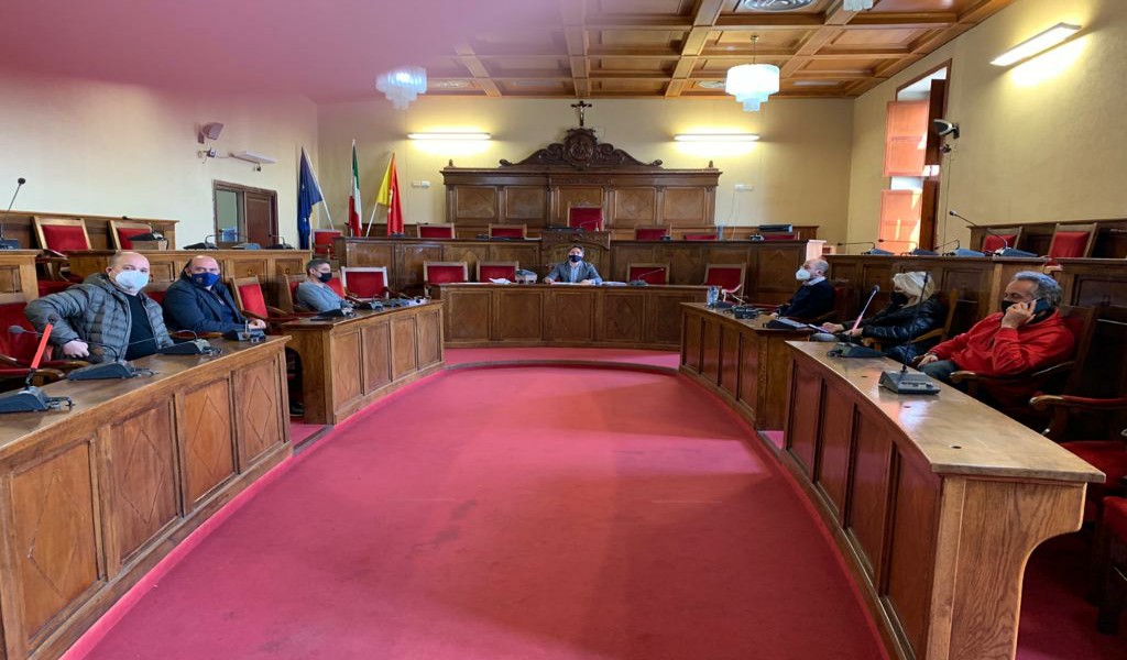Milazzo. Intitolata l'aula consiliare a Falcone e Borsellino. Decisione unanime.