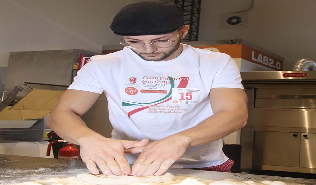 Giovane pizzaiolo di Barcellona Pozzo di Gotto terzo al Campionato di Pizza Gourmet.