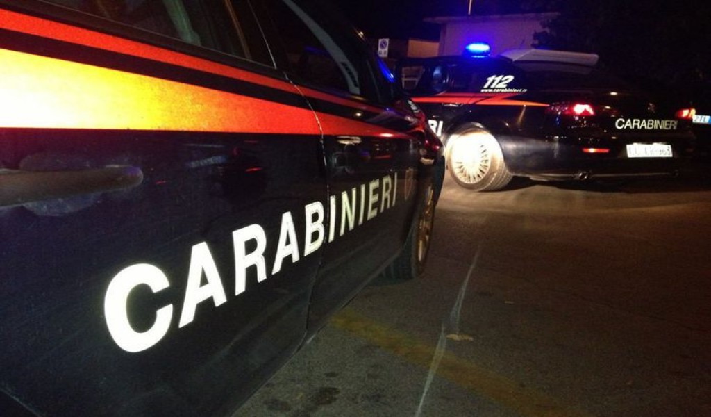 Barcellona P.g. . Carabinieri arrestano due uomini per furto aggravato di sabbia e ghiaia.