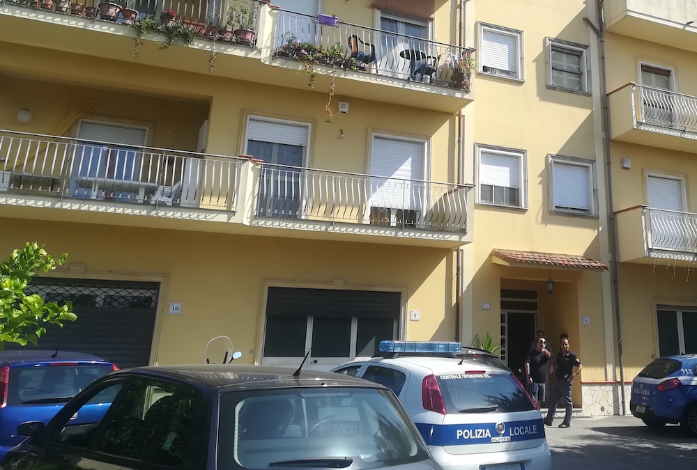 Barcellona Pozzo di Gotto. Tragedia familiare, uccide la moglie e poi si impicca. I corpi trovati oggi alle 13